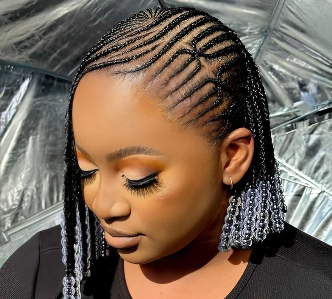 Collarbone Fulani Braids With Black and White Beads Collarbone Fulani Braids With Black and White Beads — Best Fulani Braids
