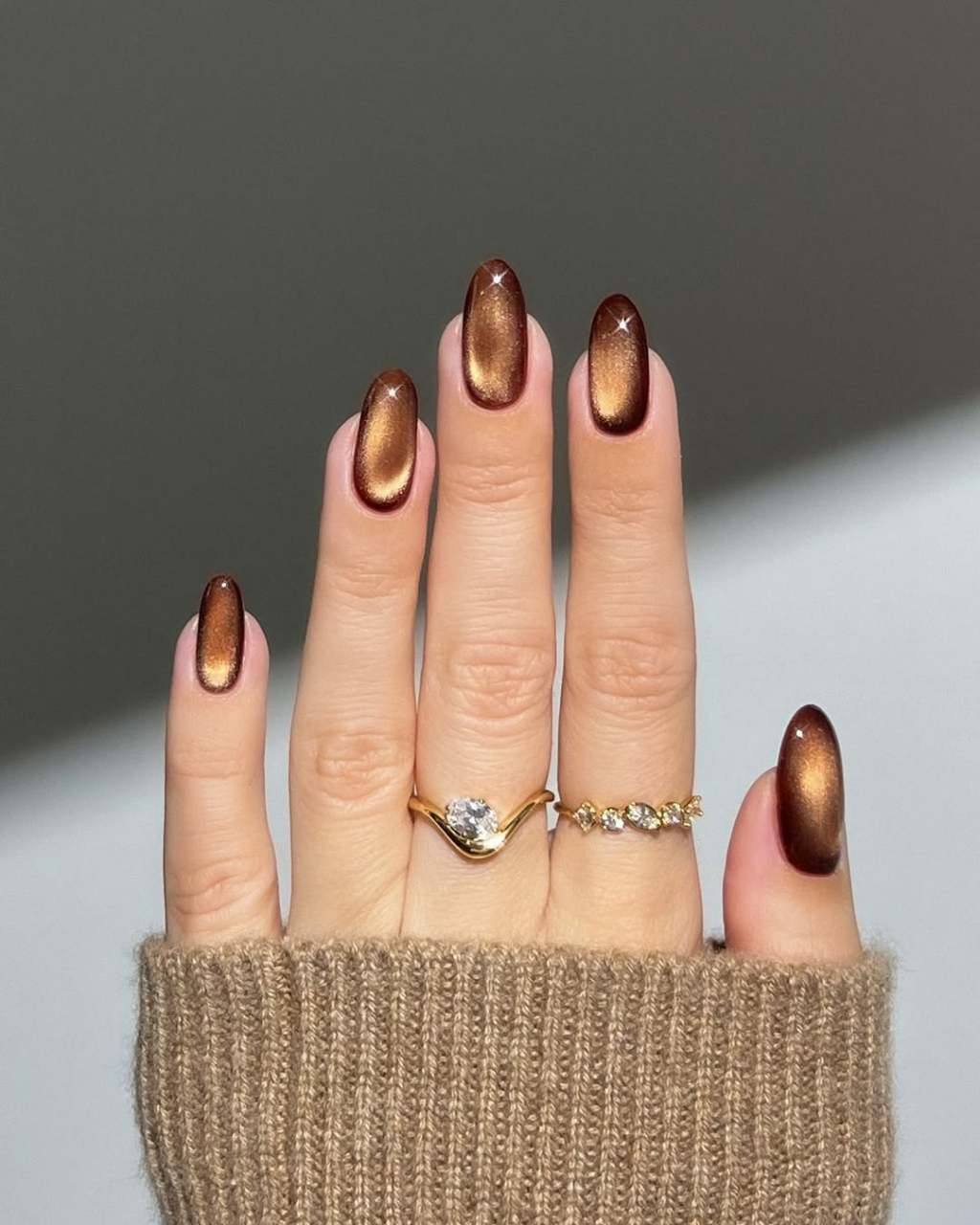 Metallic Bronze Cat-Eye Medium Oval Nails — Best Gel Nails