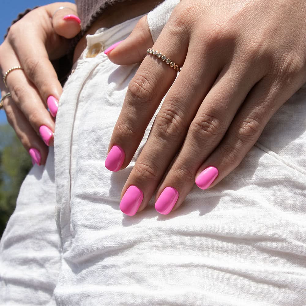 Vibrant Bright Pink Short Oval Nails — Best Gel Nails