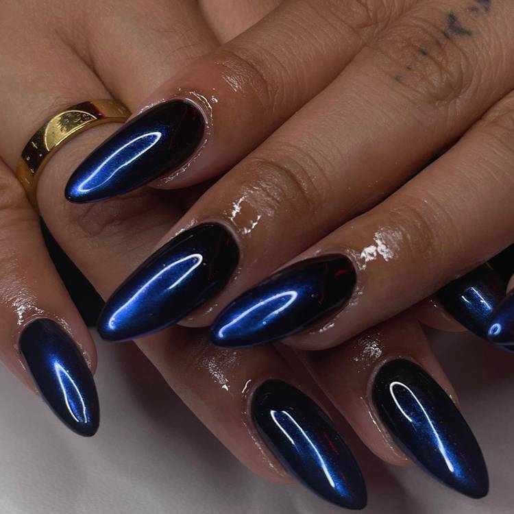 Dark Blue Chrome Cat-Eye Medium Almond Nails — Blue Chrome Nails