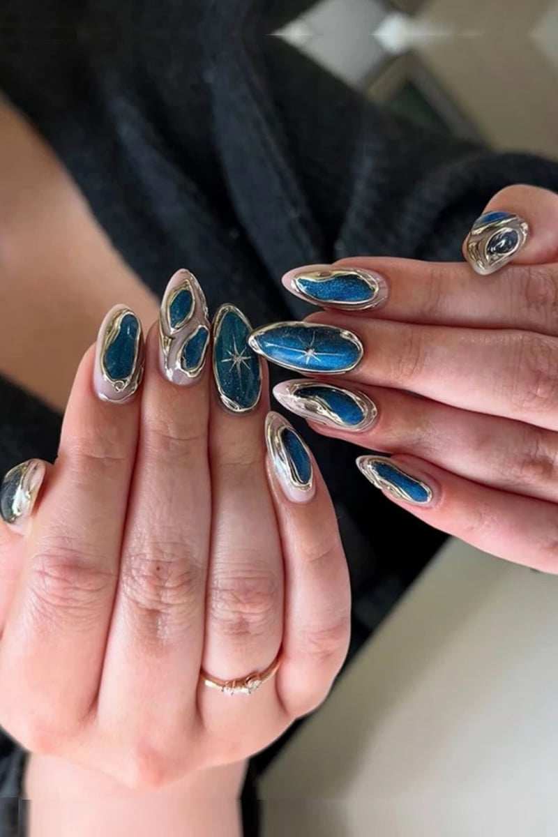 Blue Glitter Chrome Almond Nails with Silver Border — Blue Chrome Nails