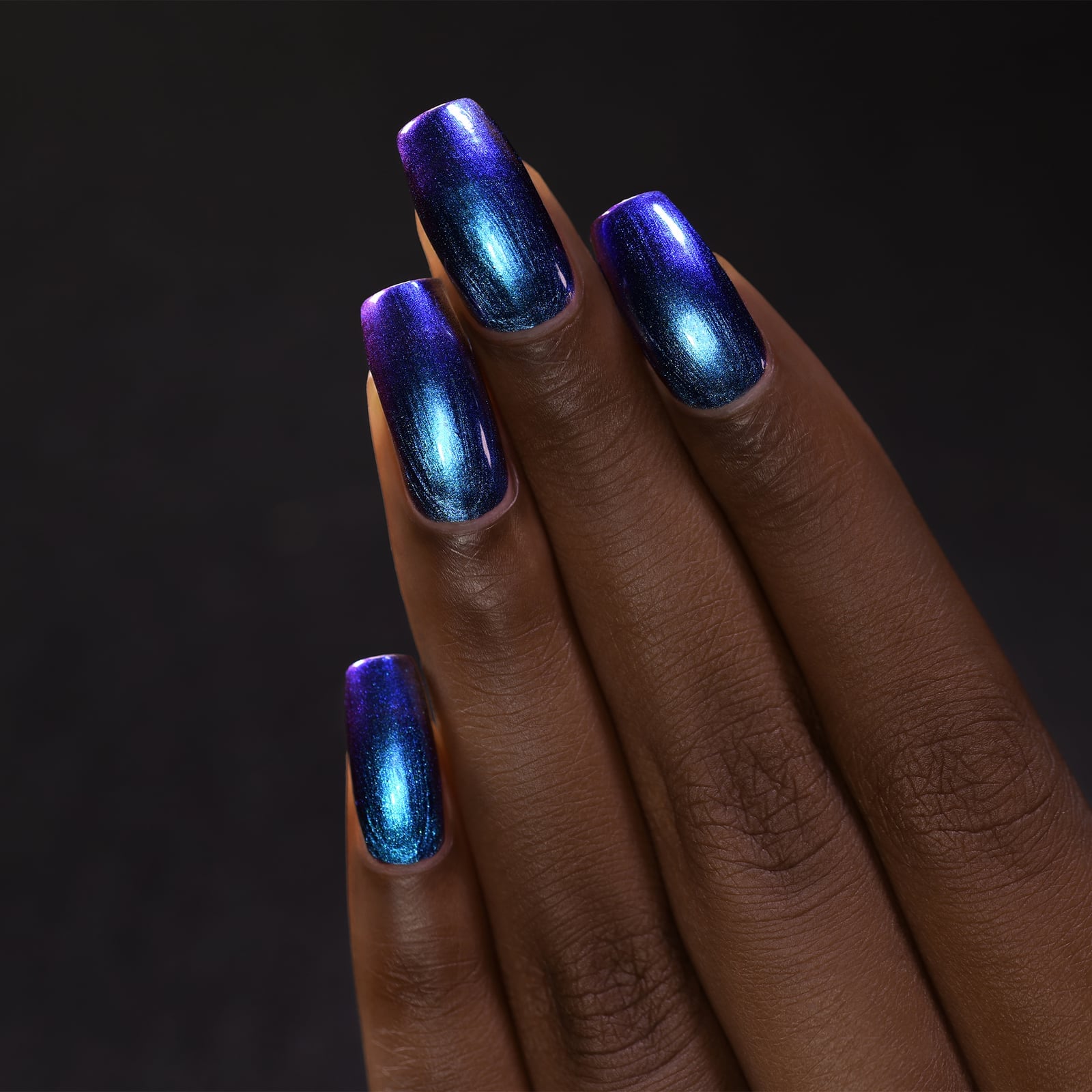 Vibrant Teal Chrome Long Stiletto Nails with Spheres, квадратный — Blue Chrome Nails