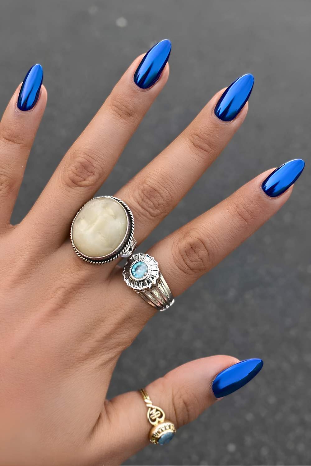 Icy Blue Pearlescent Chrome Short Almond Nails — Blue Chrome Nails