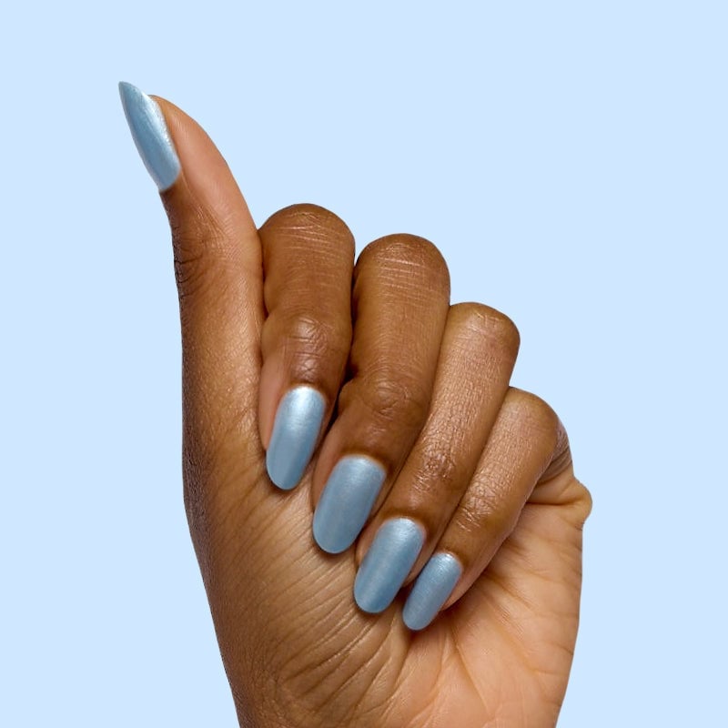 Soft Pearlescent Chrome Short Almond Nails, Light Blue — Blue Chrome Nails