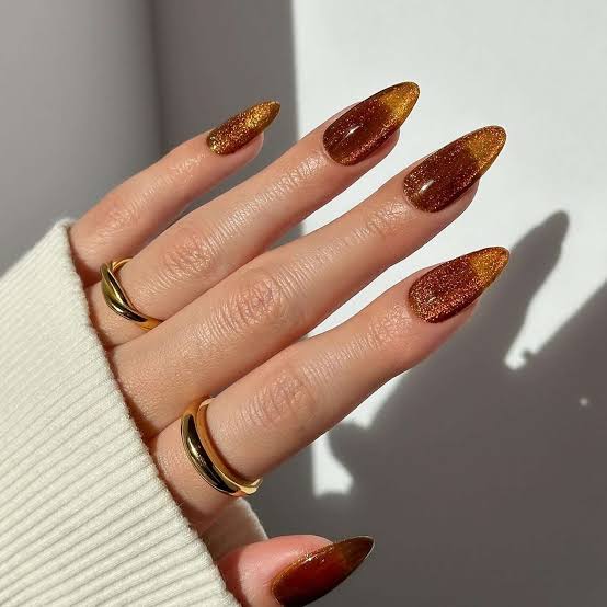 Long Almond Nails with Brown to Gold Cat-Eye Gradient — Brown Almond Nails