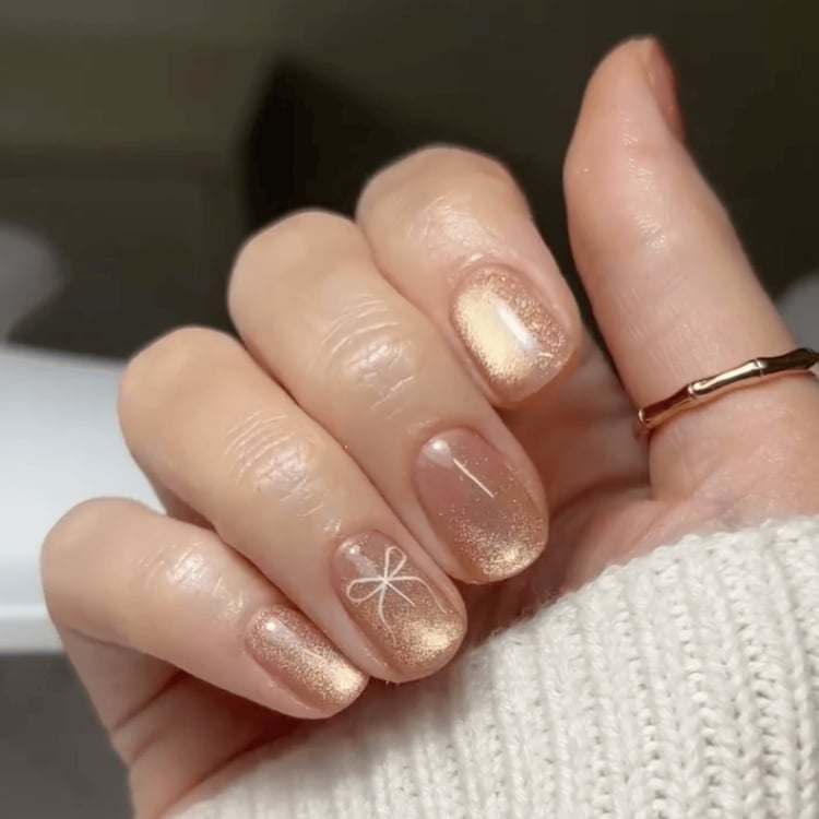 Champagne Gold Shimmer Short Oval Nails — Champagne Nails