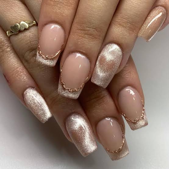 Champagne Shimmer Coffin Nails with Gold Chain — Champagne Nails