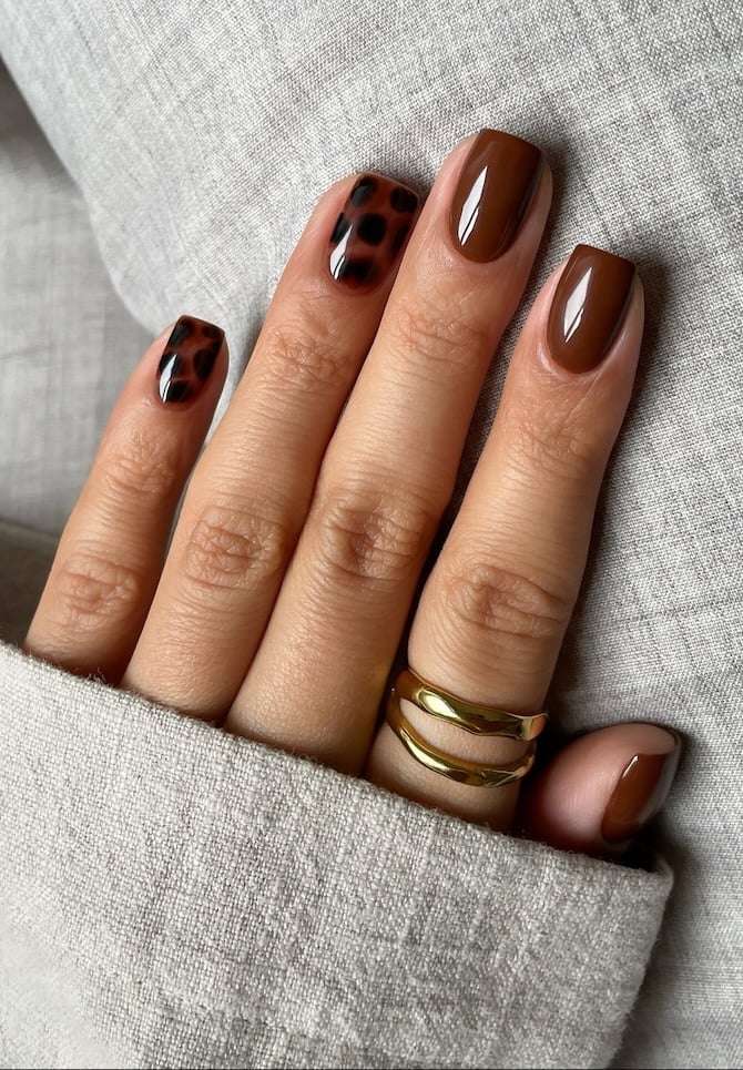 Short Square Tortoiseshell Accent Nails — Chocolate Nails