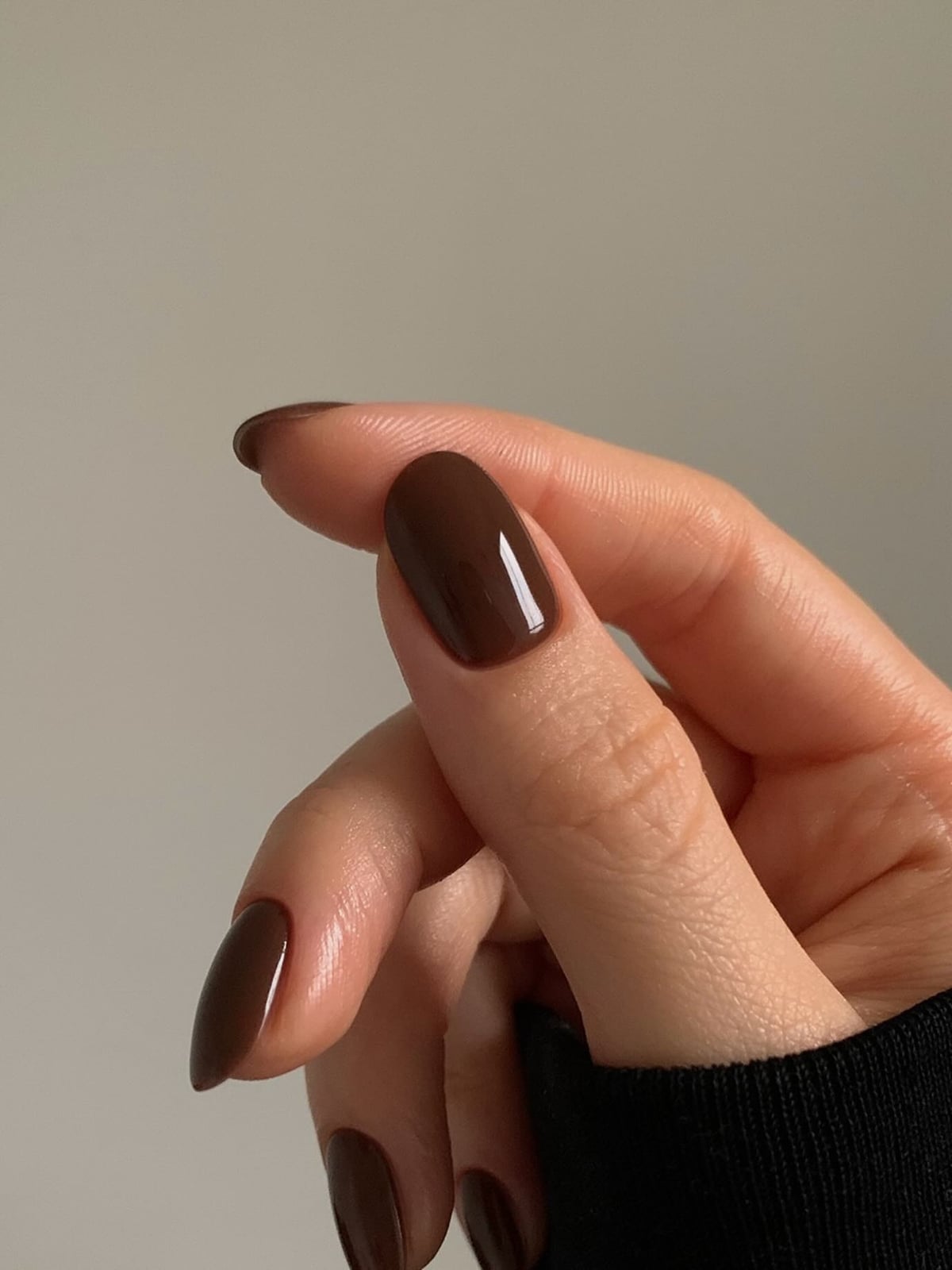 Medium Oval Deep Warm Chocolate Glossy — Chocolate Nails