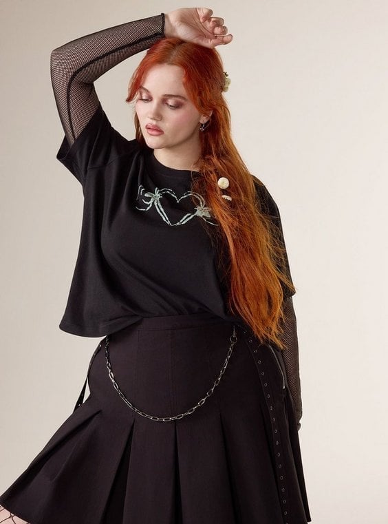 Mesh Sleeves And Chain Belt Detail — Classy Alt Outfits