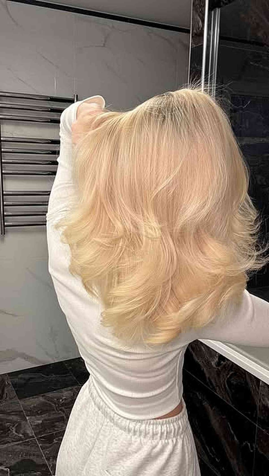 Chin Length Straight Champagne Blonde — Classy Blonde Hairstyles