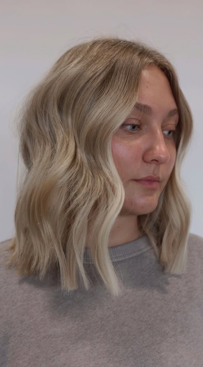 Creamy Blonde Collarbone Lob with Subtle Dimension Creamy Blonde Collarbone Lob with Subtle Dimension — Classy Blonde Wavy Hair