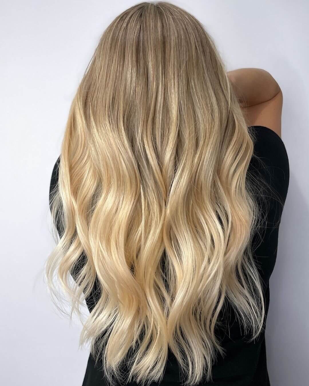 Warm Honey Blonde Mid-Back Waves with Shine, Everyday Version Warm Honey Blonde Mid-Back Waves with Shine, Everyday Version — Classy Blonde Wavy Hair
