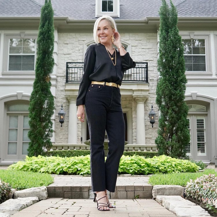 Black satin blouse and jeans with statement belt Black satin blouse and jeans with statement belt — Classy Business Casual Outfits