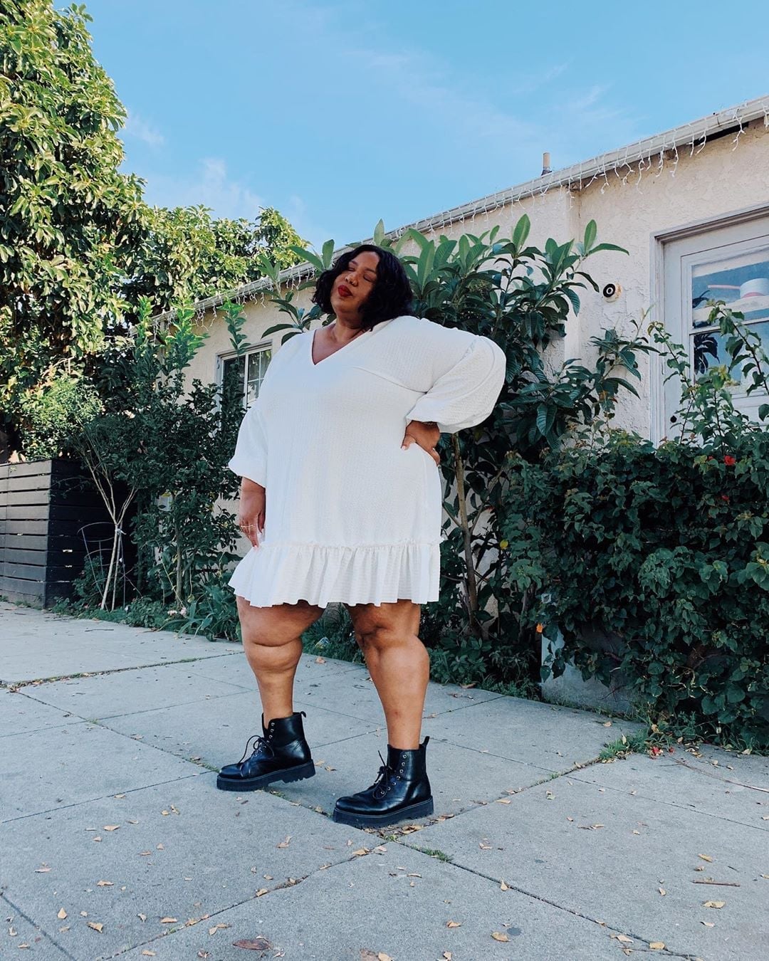 White ruffled mini dress with combat boots — Classy Casual Outfits