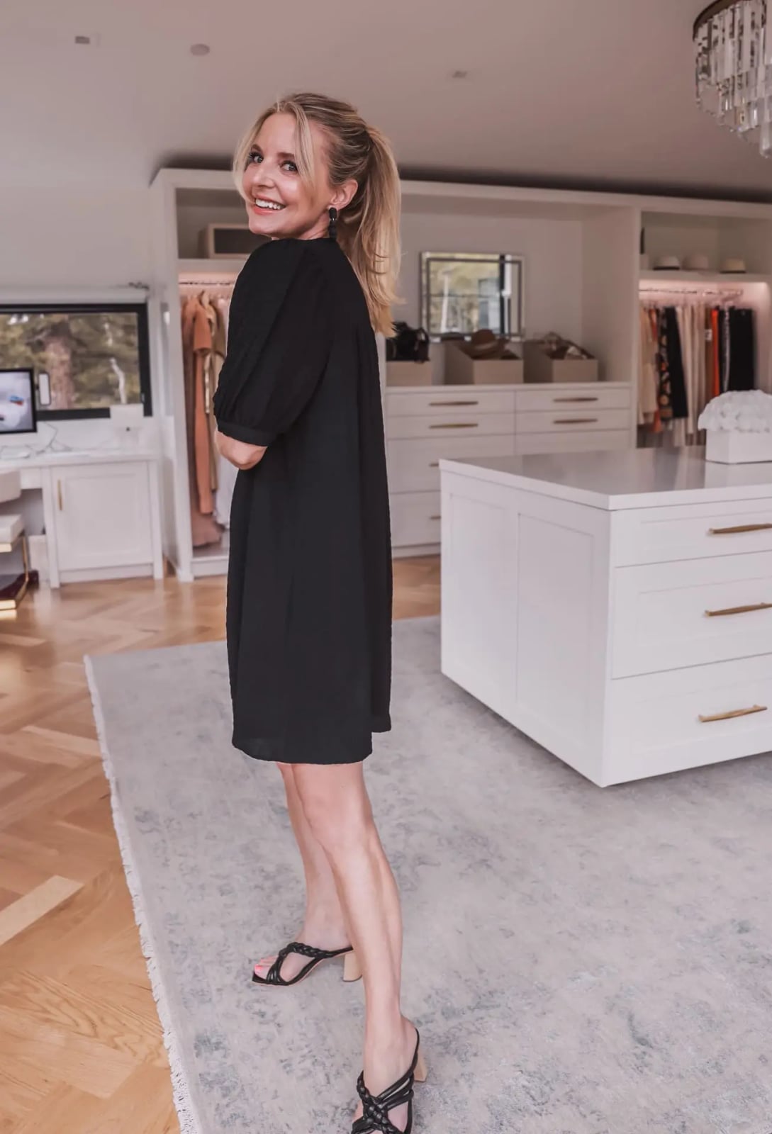 Black puff-sleeve a-line dress — Classy Casual Outfits