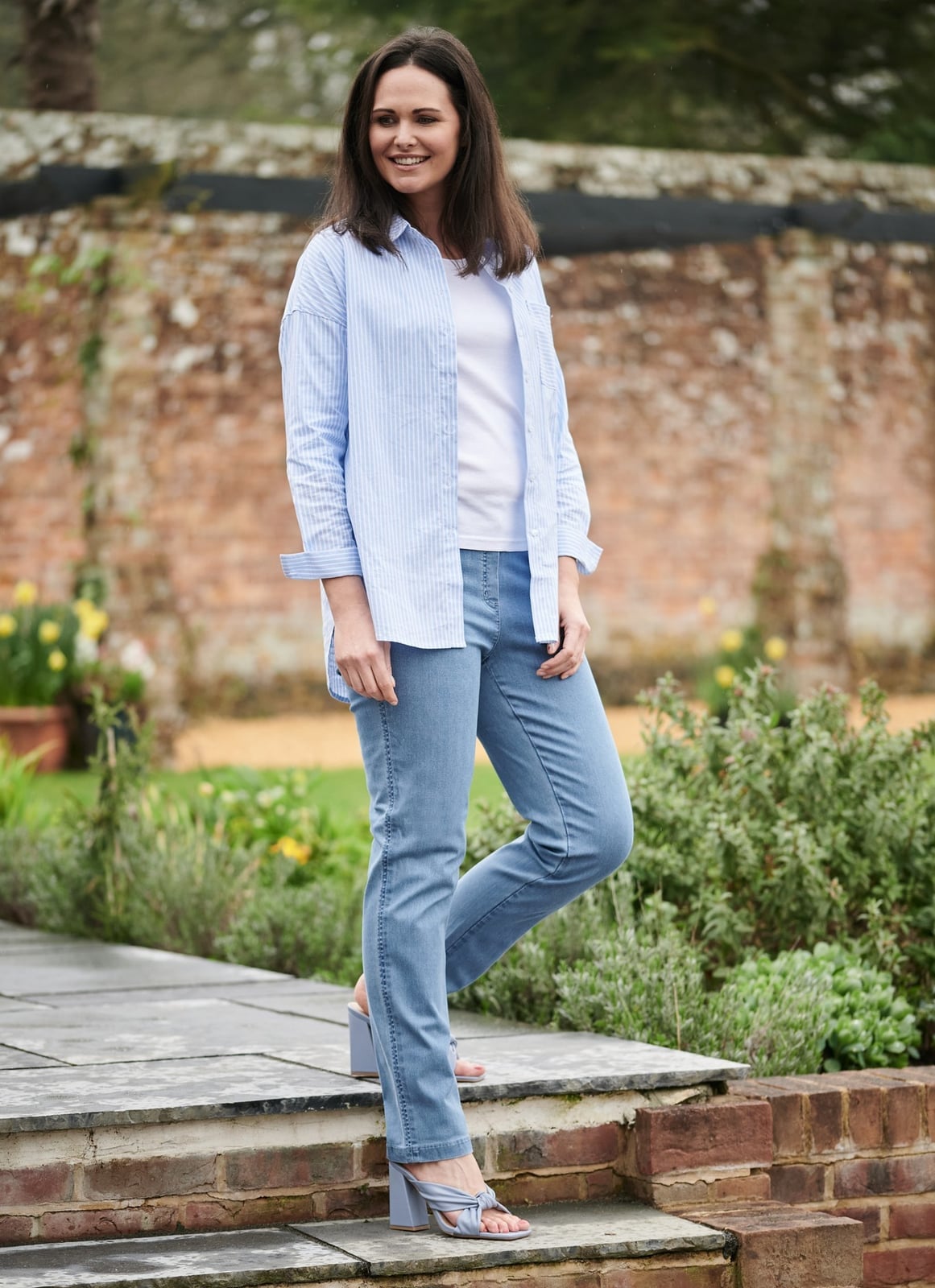 Oversized striped shirt with straight-leg jeans — Classy Casual Outfits