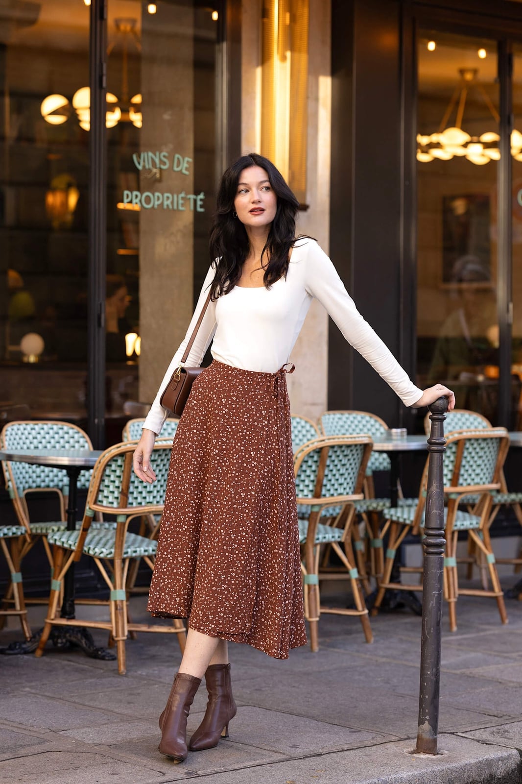 White top and brown floral print A-line skirt — Classy Casual Outfits