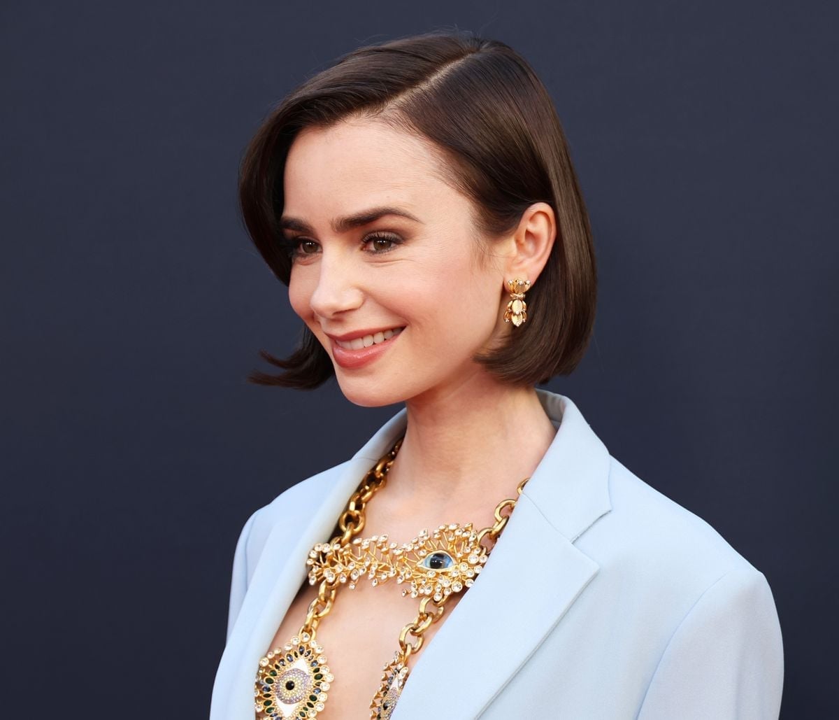 Sharp Sleek Dark Brown Chin Bob, Straight Sharp Sleek Dark Brown Chin Bob, Straight — Classy Chin Length Hair