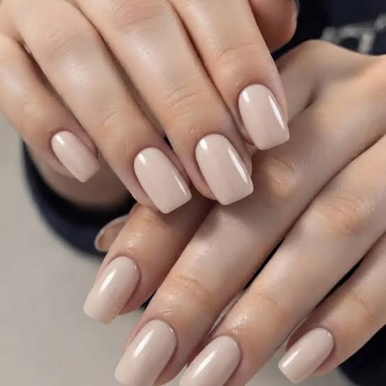 Light Nude Glossy Short Oval Nails — Classy Clean Girl Nails