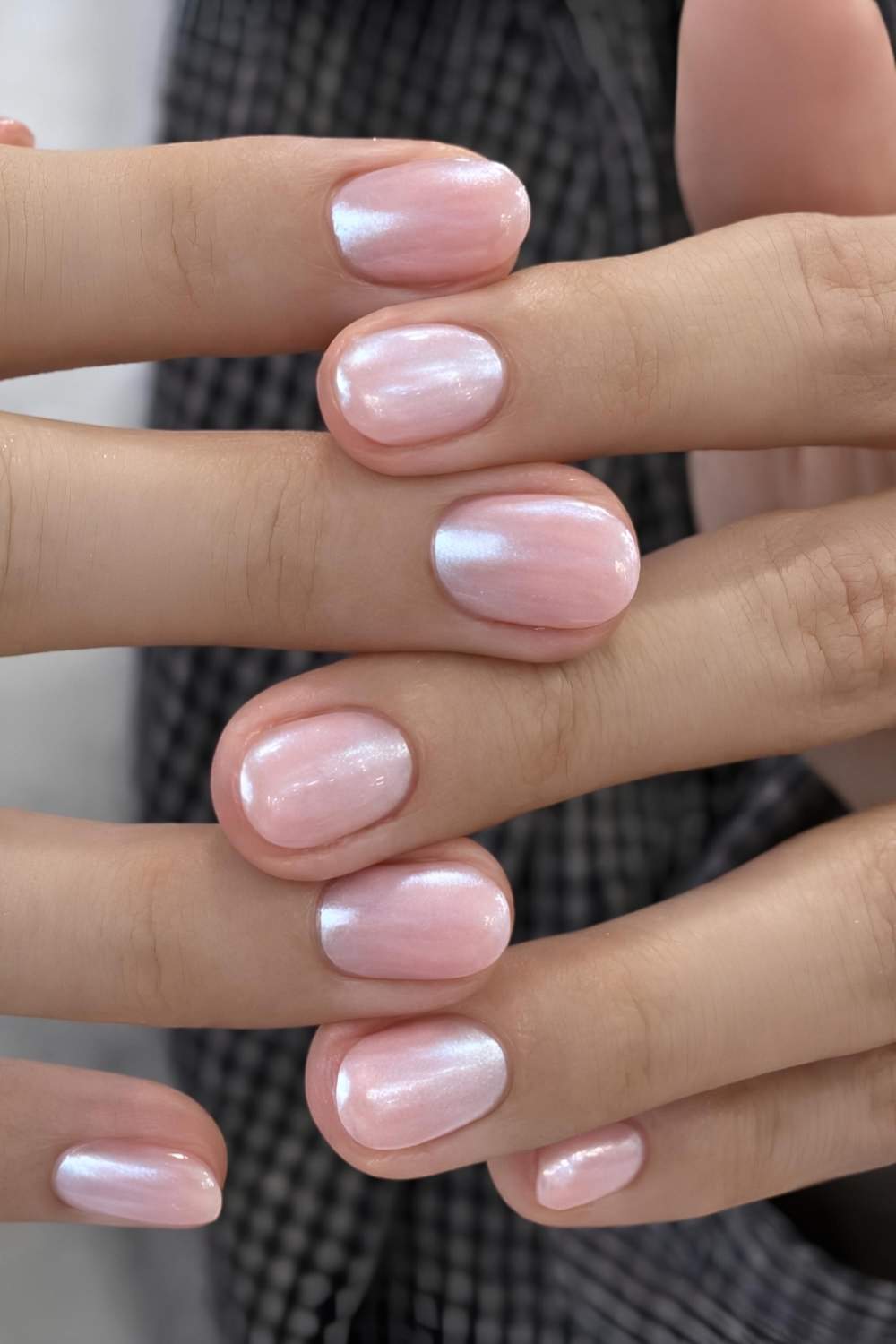 Iridescent Sheen Short Oval Nails — Classy Clean Girl Nails