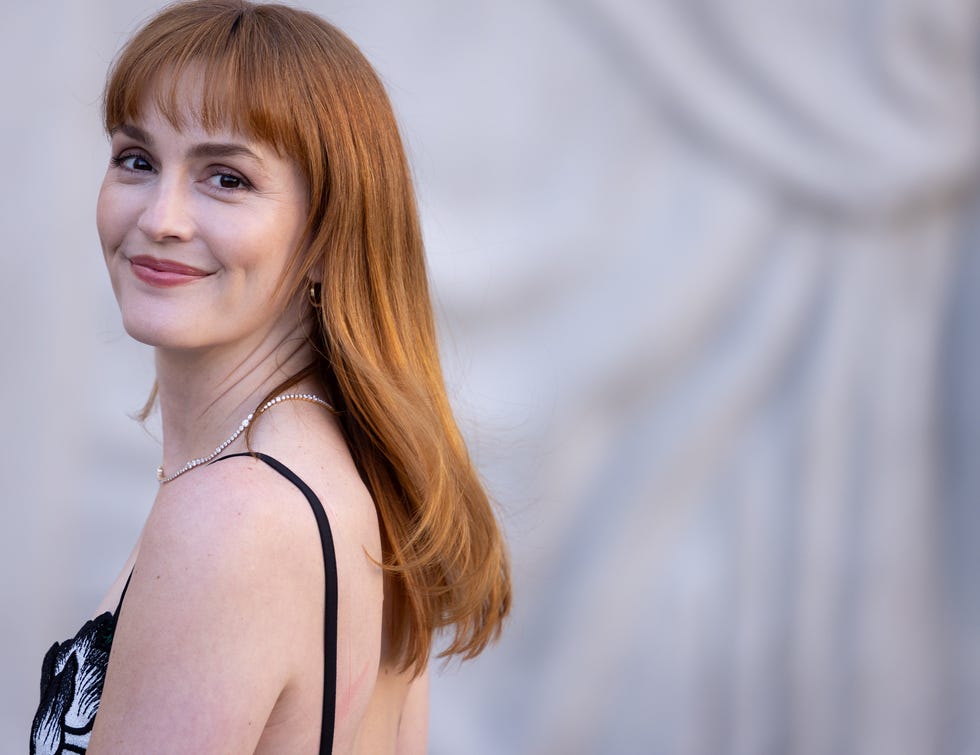 Rich Copper Lob With Blunt Bangs, Straight With Soft Bend Rich Copper Lob With Blunt Bangs, Straight With Soft Bend — Classy Copper Hair