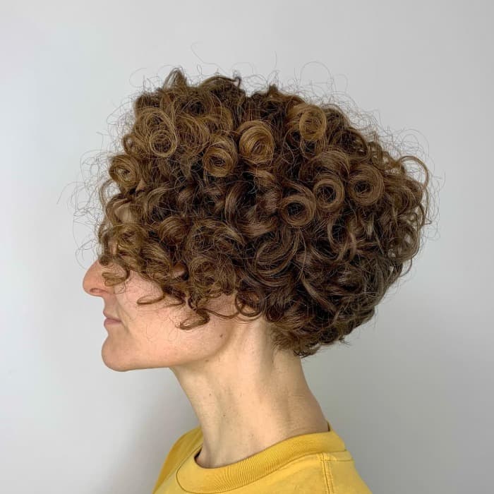 Shoulder Layered Cut With Short Fringe — Classy Curly Hair Hairstyles