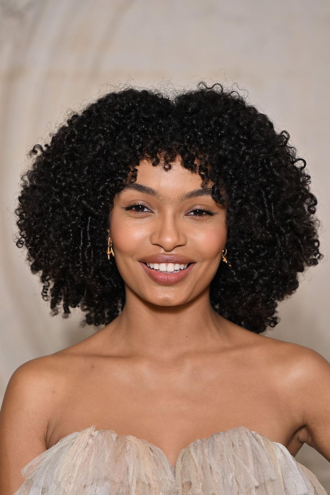 Collarbone Layers With Curtain Bangs Black, Middle — Classy Curly Hair Natural