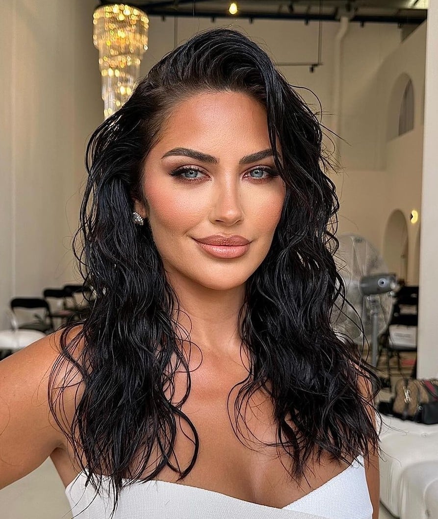 Mid-Back Wet Look Dark Brown Waves Mid-Back Wet Look Dark Brown Waves — Classy Dirty Hair Hairstyles