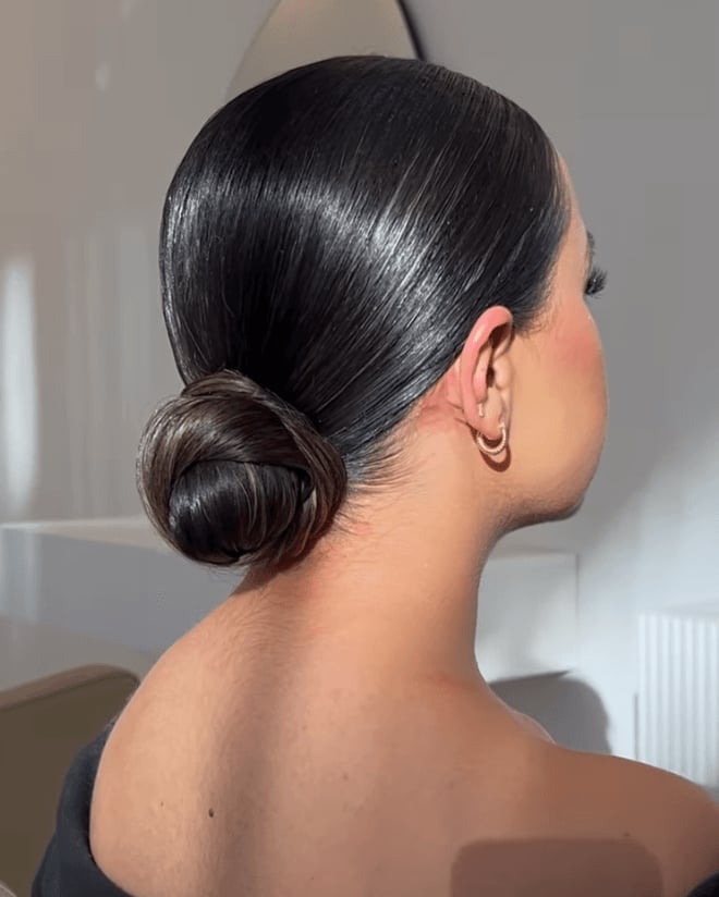 Sleek Low Bun Dark Brown Glossy Finish Sleek Low Bun Dark Brown Glossy Finish — Classy Dirty Hair Hairstyles