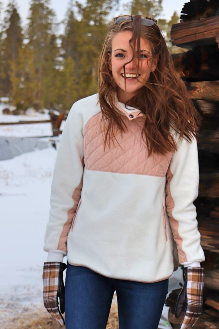 Pink and White Quilted Fleece Top with Jeans — Classy Fleece Outfits