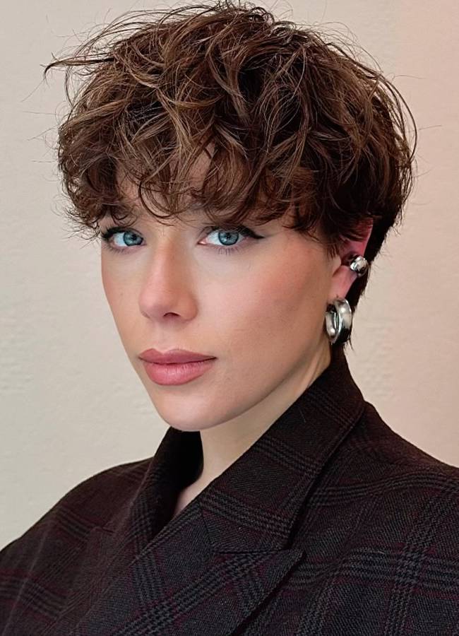 Short Textured Pixie With Subtle Highlights Short Textured Pixie With Subtle Highlights — Classy Frizzy Hair