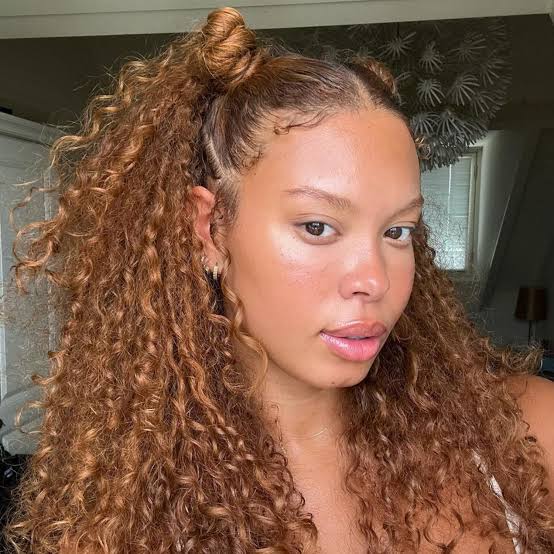 Strawberry Blonde Collarbone Waves With Shimmer — Classy Ginger Hair Color