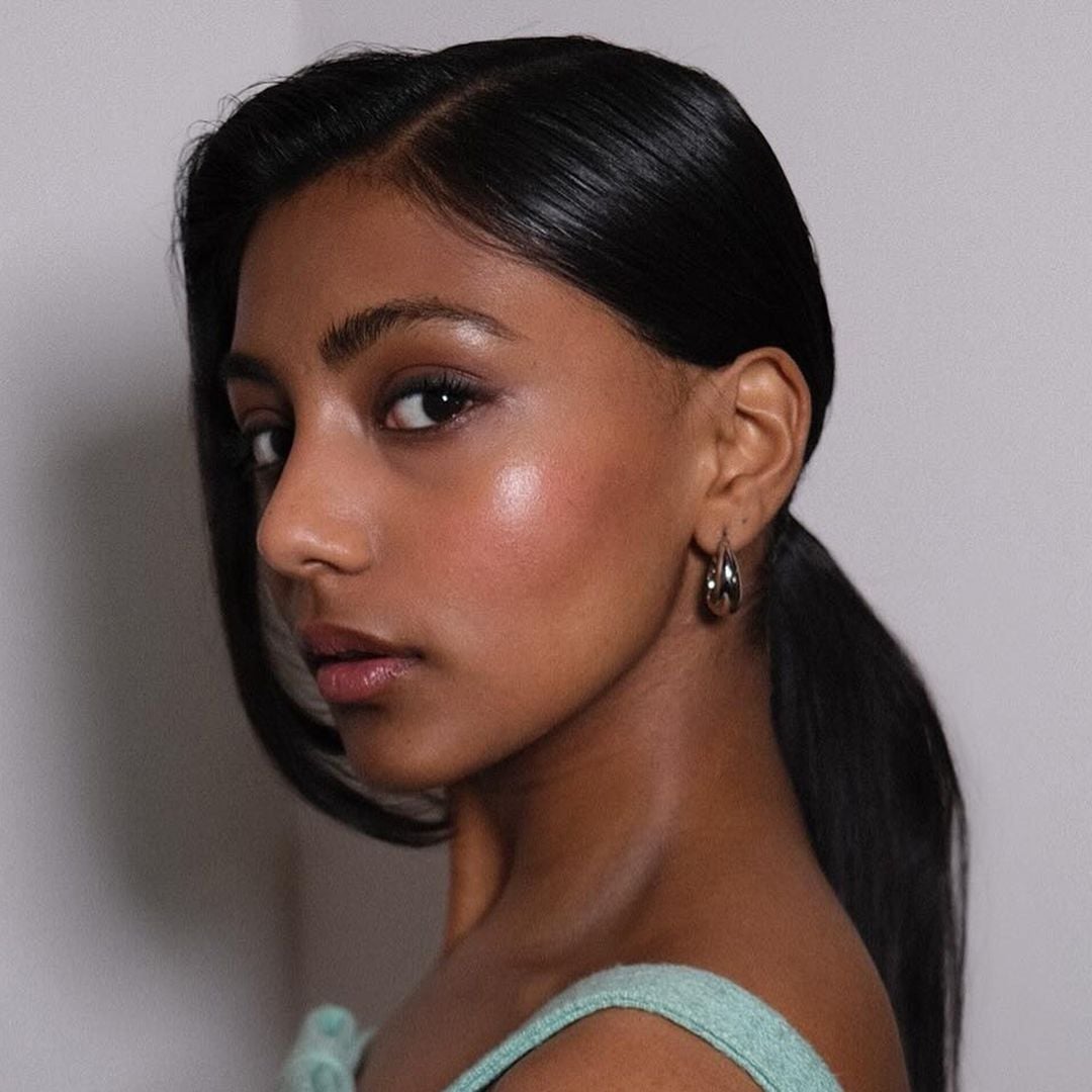 Shoulder Length Slicked Low Ponytail, Black — Classy Greasy Hair Hairstyles
