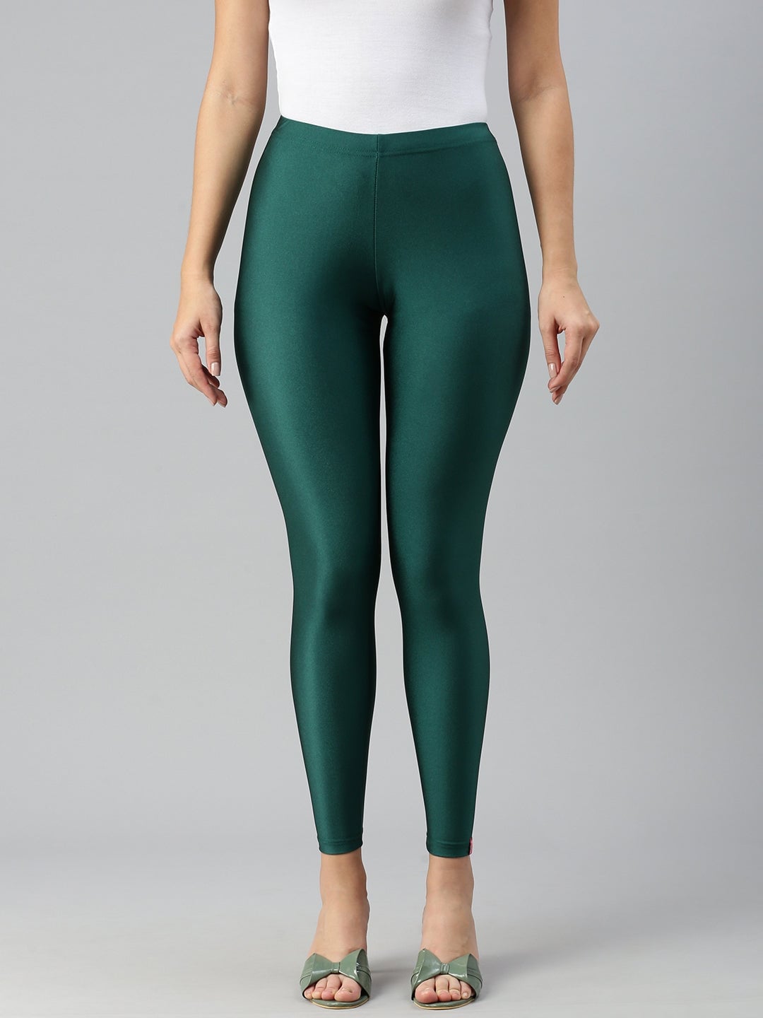 Shiny Emerald Green Leggings with White Tank Top Shiny Emerald Green Leggings with White Tank Top — Classy Green Leggings Outfit