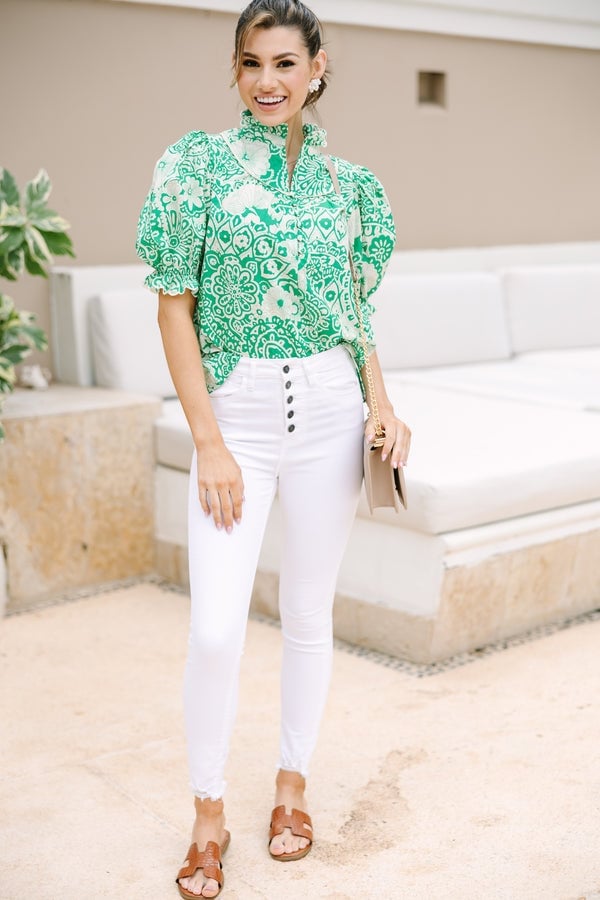 Green floral print puff sleeve top with white jeans — Classy Green Top Outfits