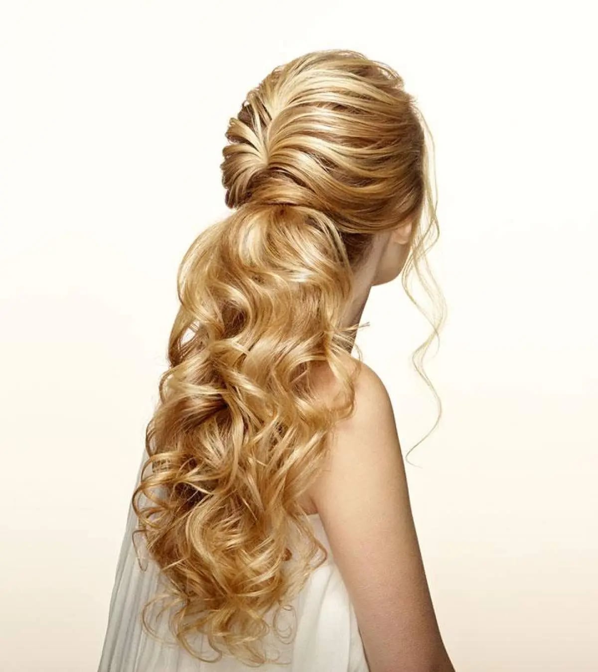 Blonde Sleek Low Ponytail — Classy Hairstyles for Teens