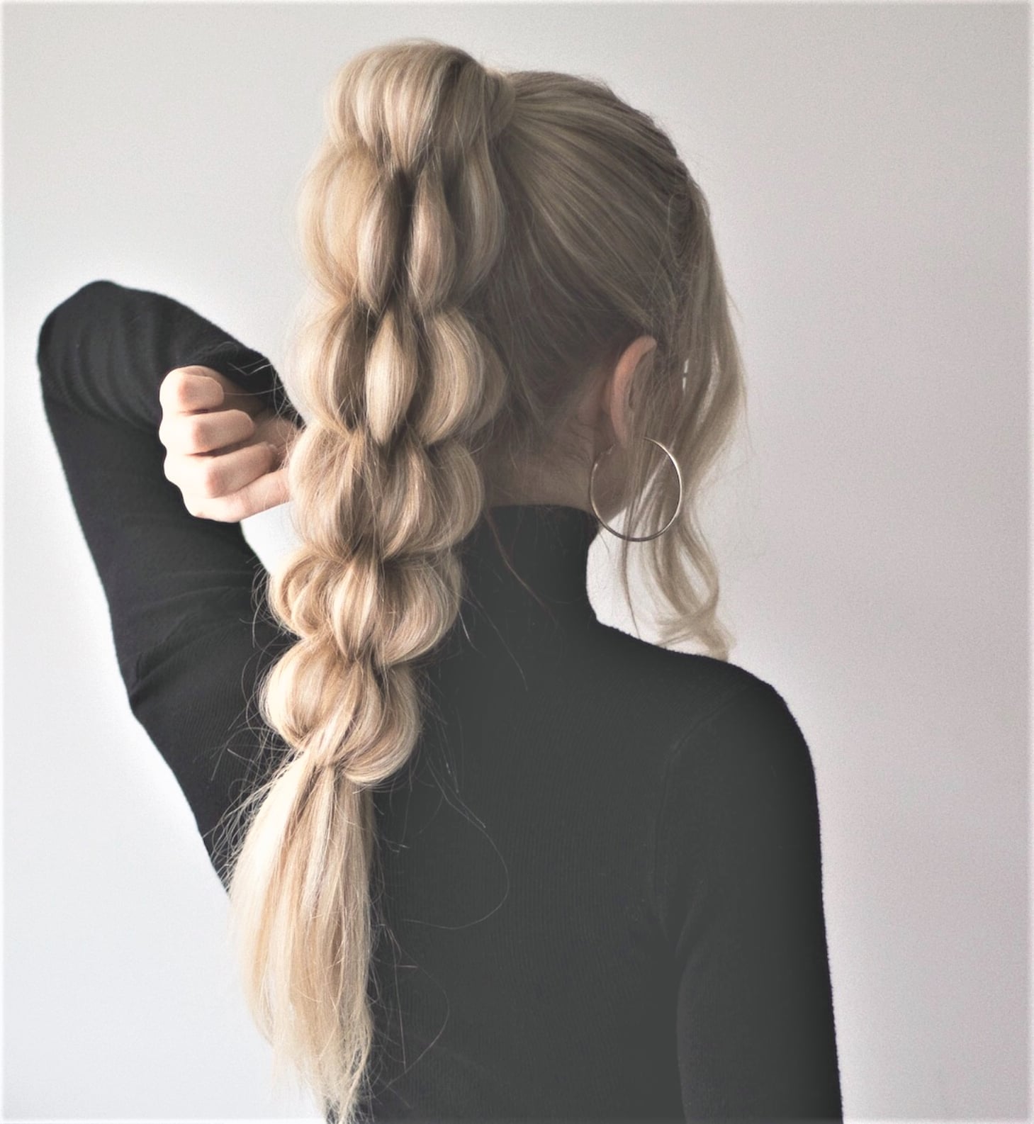 Blonde Bubble Ponytail — Classy Hairstyles for Teens