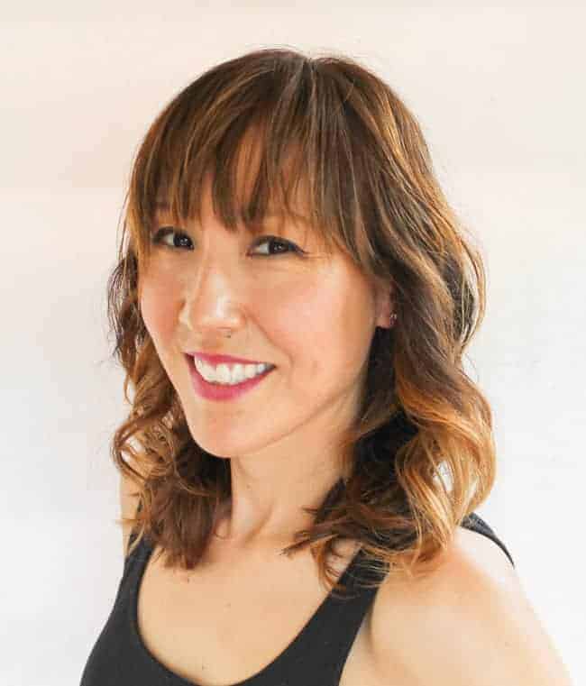Collarbone Waves With Curtain Bangs — Classy Heatless Curls