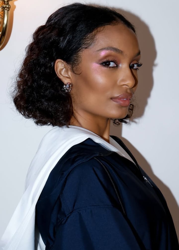 Layered Collarbone Black Defined Curls — Classy Heatless Curls