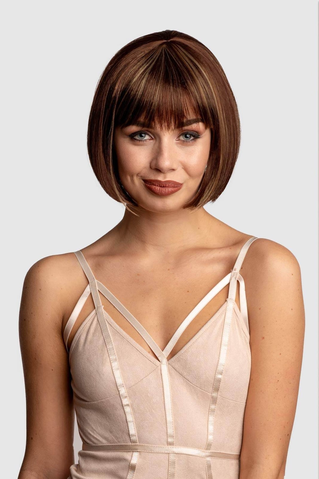 Chin Length Bob With Blunt Bangs and Blonde Highlights — Classy Highlights Wig