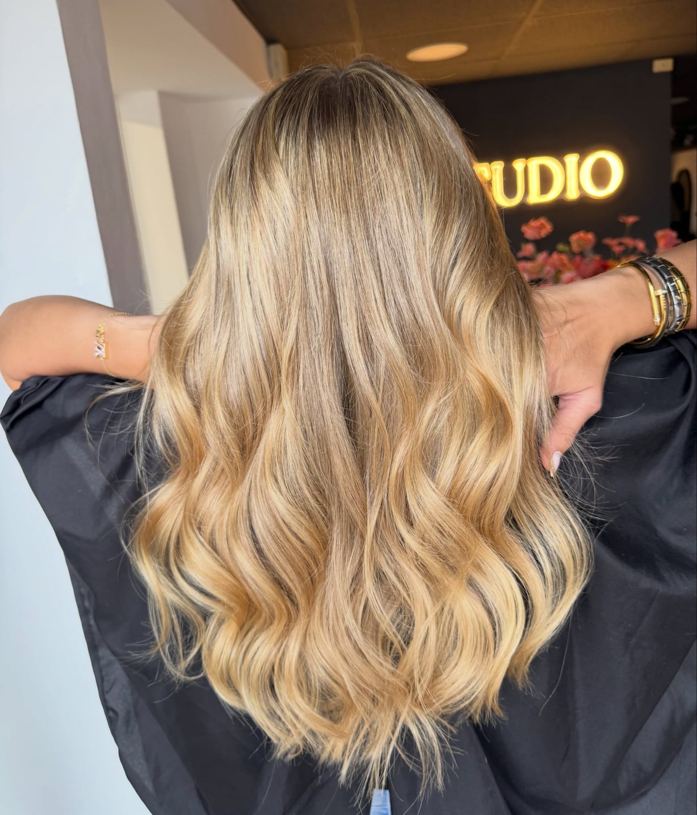 Shoulder Length Balayage With Face Framing — Classy Honey Blonde Balayage