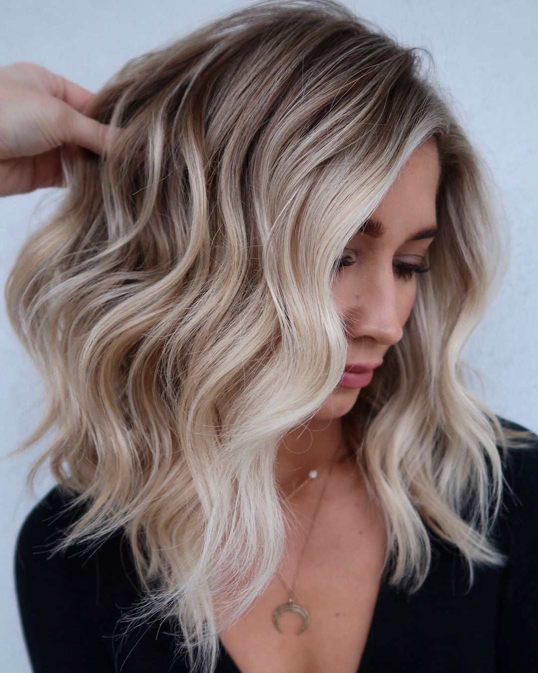 Collarbone Lob With Natural Balayage Blend — Classy Honey Blonde Balayage