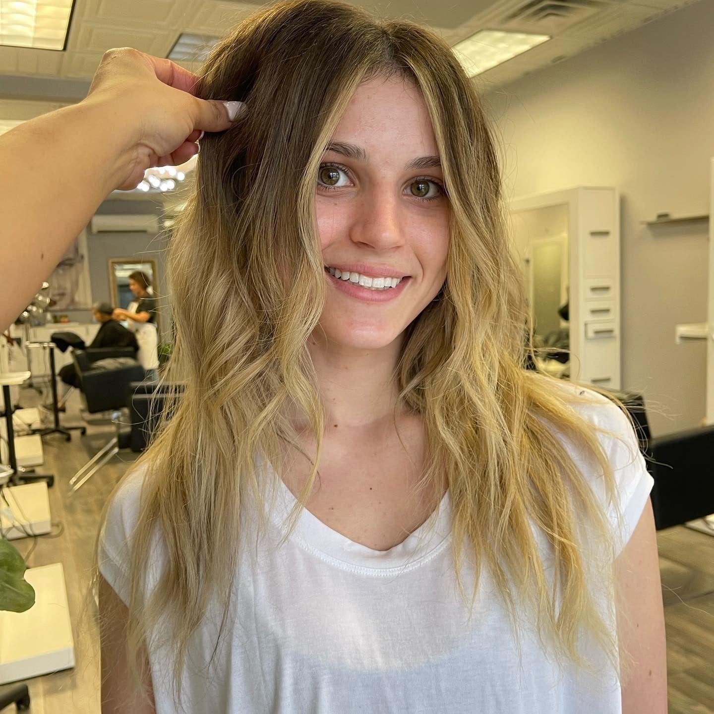 Shoulder Length Air-Dried Balayage — Classy Honey Blonde Balayage