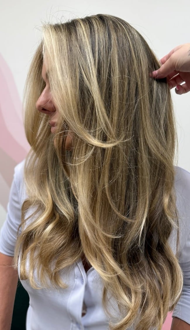 Mid-Back Balayage With Face-Framing Layers, Close-Up Take — Classy Honey Blonde Balayage