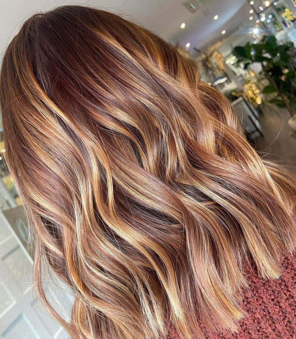 Collarbone Lob With Warm Honey Tones — Classy Honey Blonde Balayage