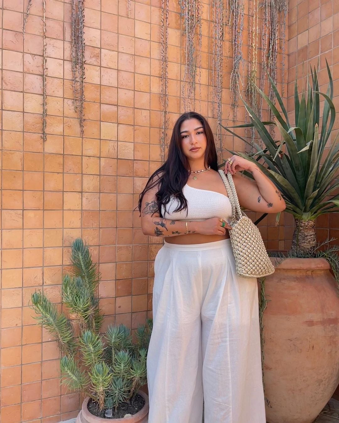 One-Shoulder Top with White Wide-Leg Trousers One-Shoulder Top with White Wide-Leg Trousers — Classy Indie Outfits