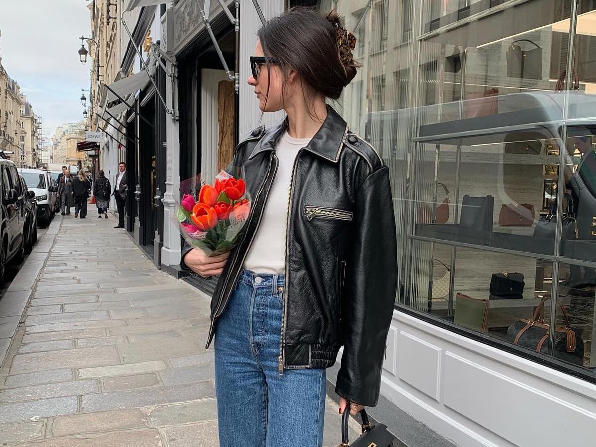 Black leather moto jacket with blue jeans — Classy Jacket Outfits