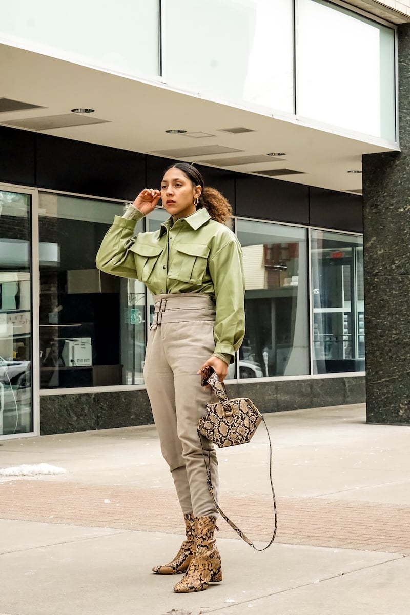 Green utility shirt jacket with beige pants — Classy Jacket Outfits