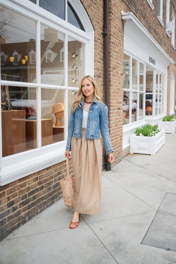 Denim jacket with beige maxi skirt — Classy Jacket Outfits